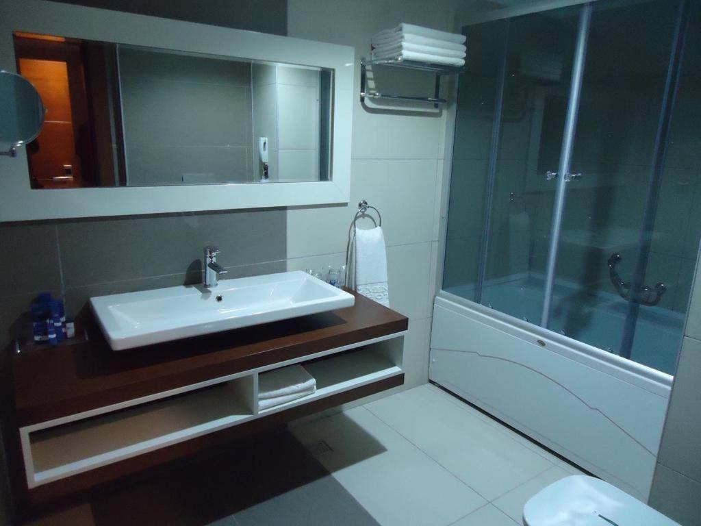 Moonlight Hotel Bostanici Экстерьер фото